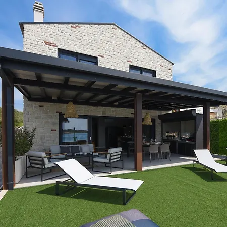 Villa Luxury Feel Good House By The Sea With The Pool Ždrelac