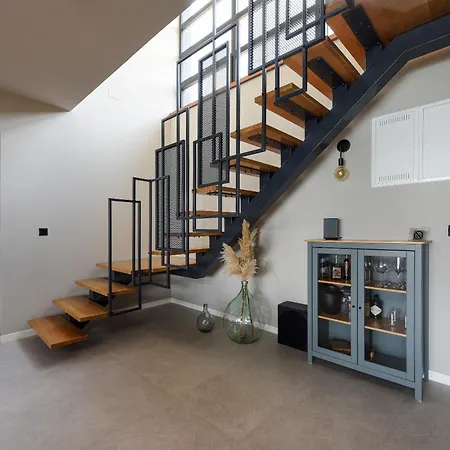 New Luxury Feel Good House By The Sea