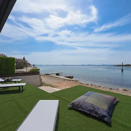 New Luxury Feel Good House By The Sea