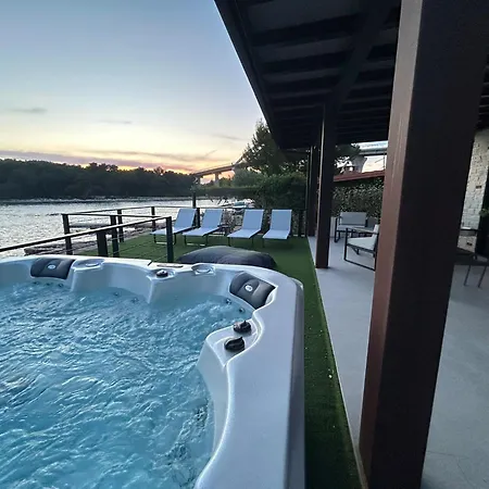 ヴィラ New Luxury Feel Good House By The Sea Ždrelac