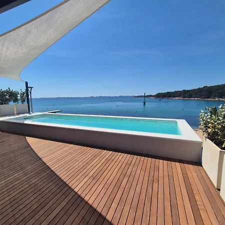 Villa Luxury Feel Good House By The Sea With The Pool Ždrelac