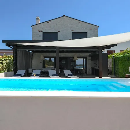 Villa Luxury Feel Good House By The Sea With The Pool