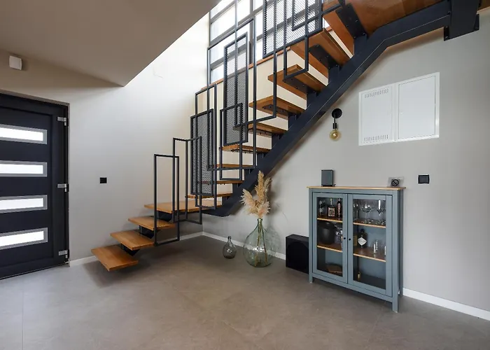 New Luxury Feel Good House By The Sea