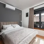 New Luxury Feel Good House By The Sea