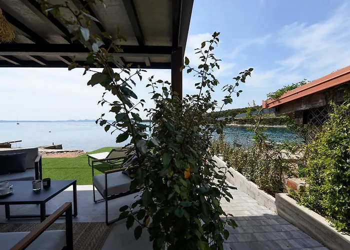 New Luxury Feel Good House By The Sea Ждрелац