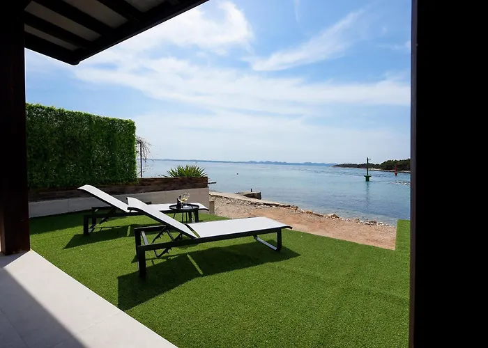 New Luxury Feel Good House By The Sea